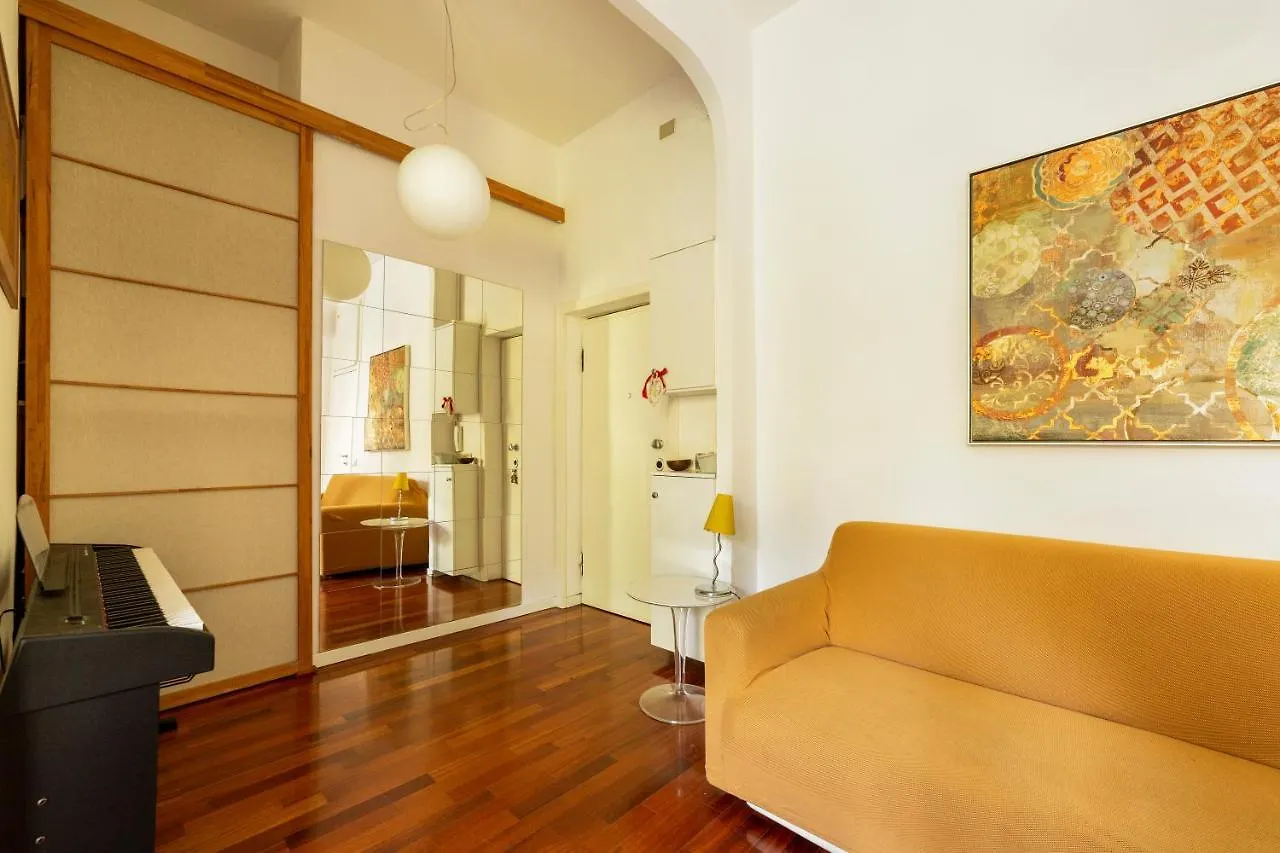 Milano Calvairate Balcony APT Appartamento