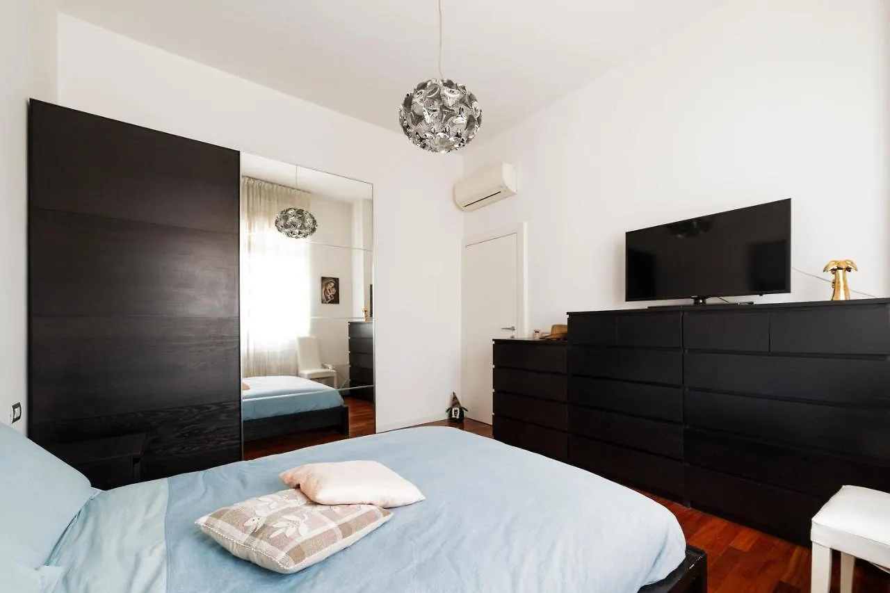 Milano Calvairate Balcony APT 0*,  Italia